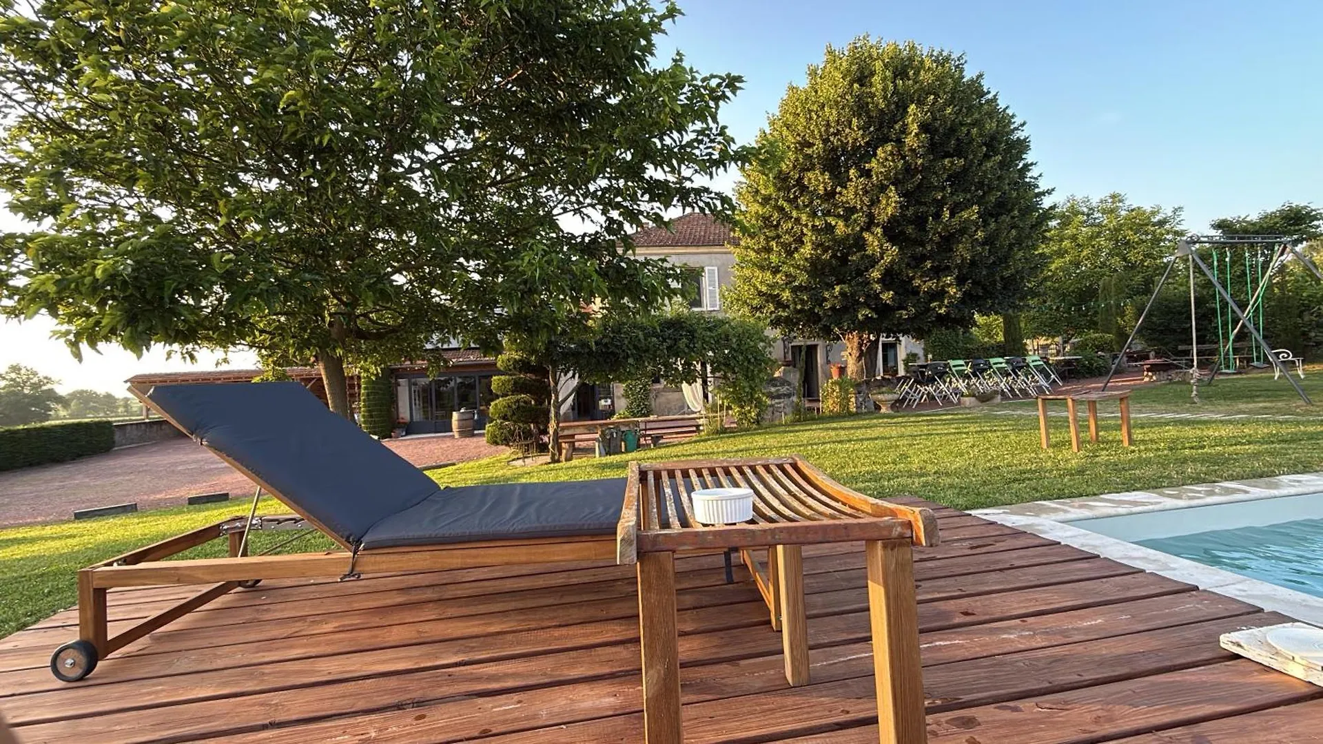 99 Maison Des Merles Briennon Франция